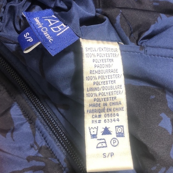 Tabi Reversible Zip Up Puffer Vest, size S - Picture 10 of 10